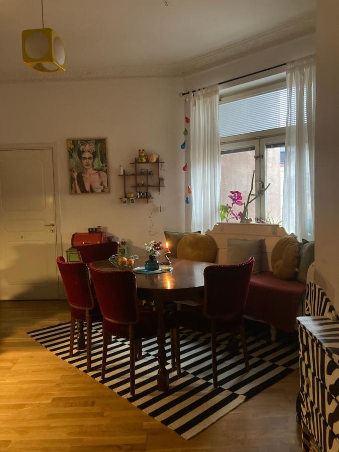 Rum Med Eget Badrum Och Stort, Delat Koek,Centralt I Malmoe A Room In An Apartment, Own Bathroom And Kitchen Shared With A Family 外观 照片